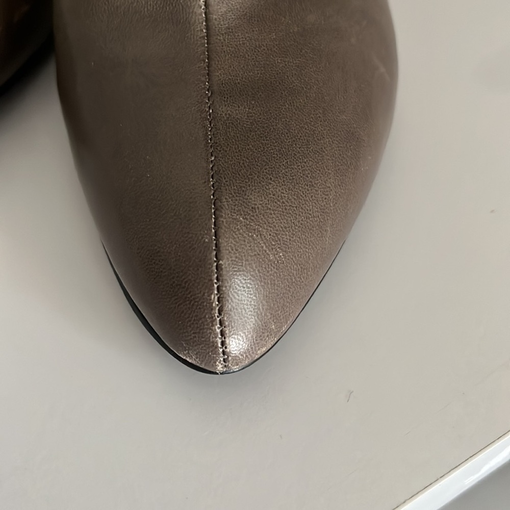 Nine West Theophilia Leather Ankle Booties size 6.5 in Gray with hint of olive - Picture 3 of 7